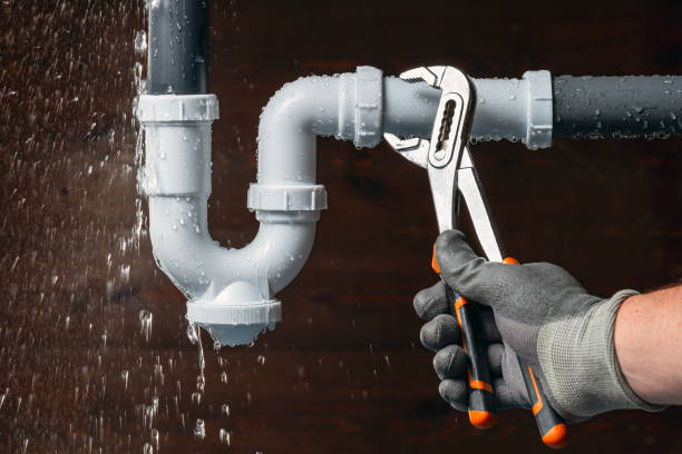 Professional Emergency Plumber technician working in Ararat, VA